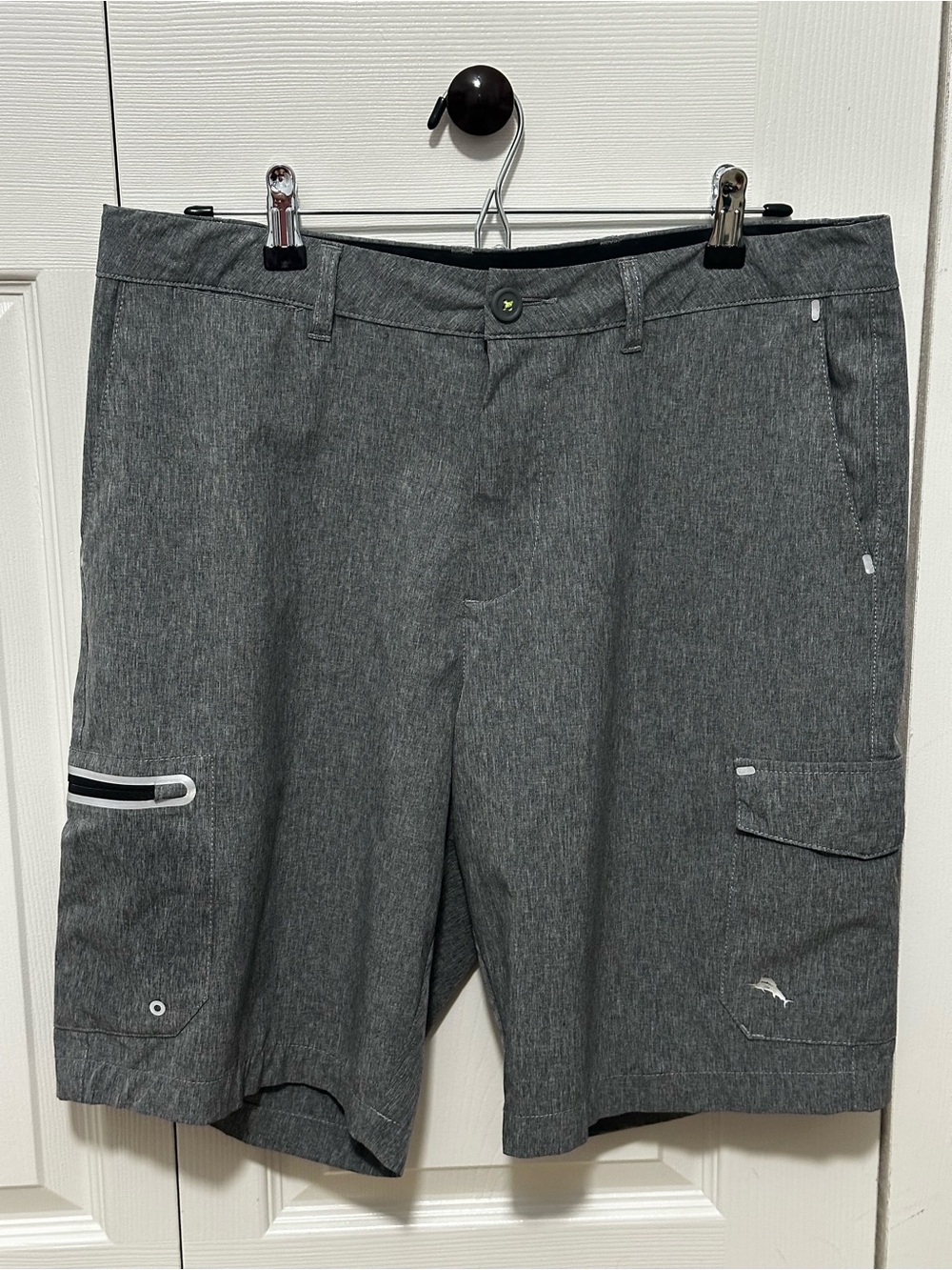 Tommy Bahama Island Active Cargo Shorts Size 34 Gray Hybrid Tech Performance EUC